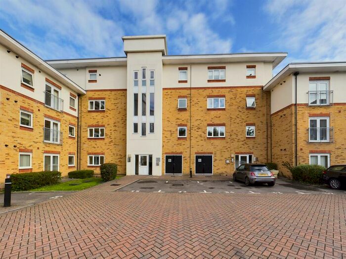 2 Bedroom Flat To Rent In Rathlin Road, Crawley, RH11