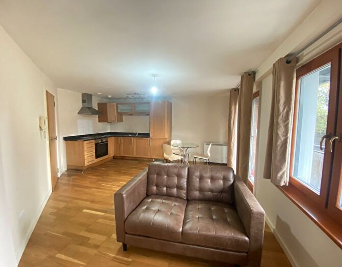 2 Bedroom Flat To Rent In Corporation Street, Manchester, M4