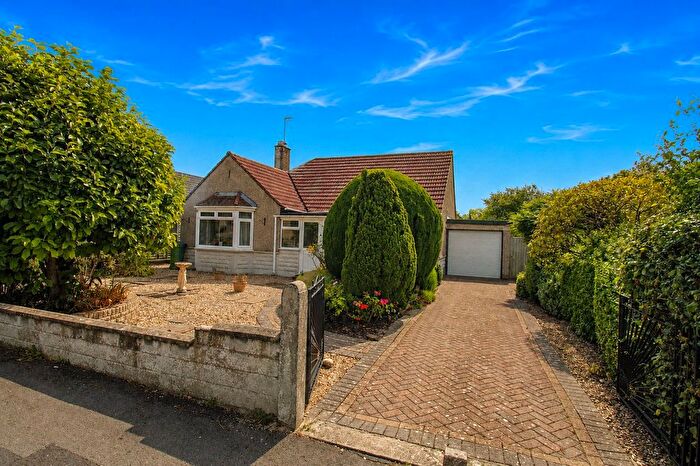 2 Bedroom Bungalow For Sale In Keates Close, Trowbridge, BA14