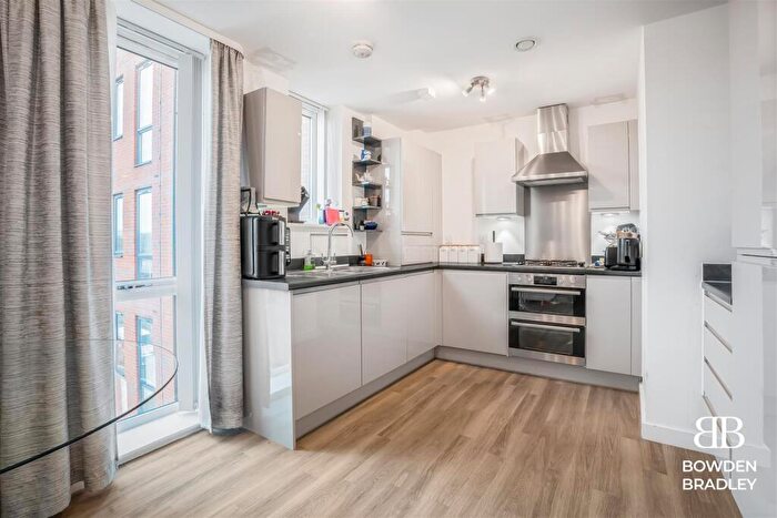1 Bedroom Apartment For Sale In Marine Crescent, Hainault, IG6