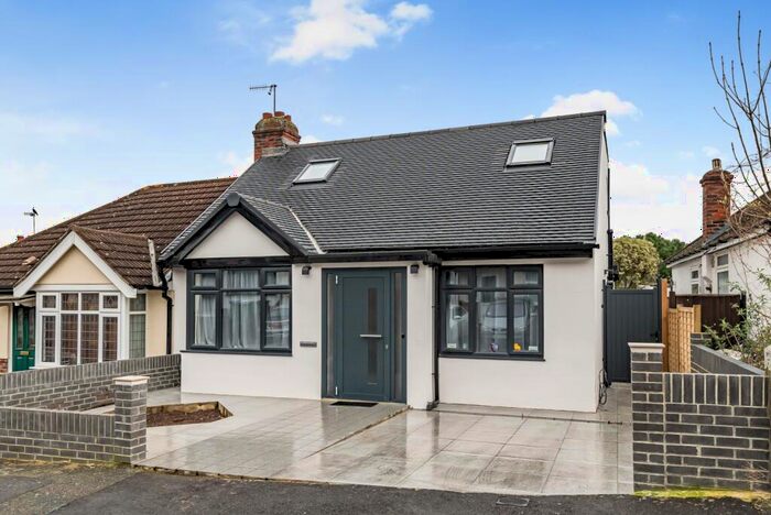 5 Bedroom Bungalow To Rent In Kingswood Avenue Belvedere, DA17