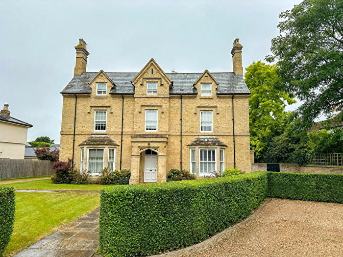 2 Bedroom Apartment To Rent In Ampthill Road, Silsoe, Bedford, MK45