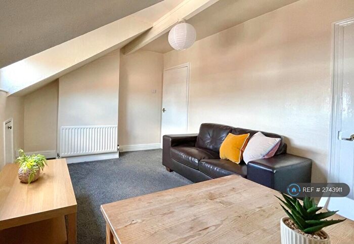 Studio To Rent In Landseer Terrace, Leeds, LS13