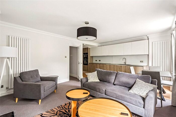 2 Bedroom Flat To Rent In Connaught Square, London, W2