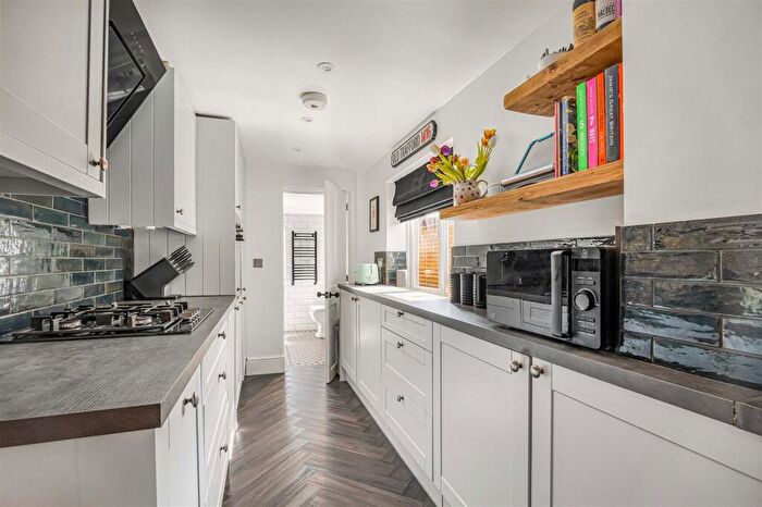 3 Bedroom Terraced House For Sale In Victoria Street, Reading, RG1