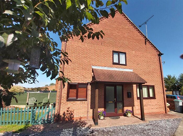 3 Bedroom Semi-Detached House For Sale In Crow Park Avenue, Sutton-On-Trent, Newark, NG23