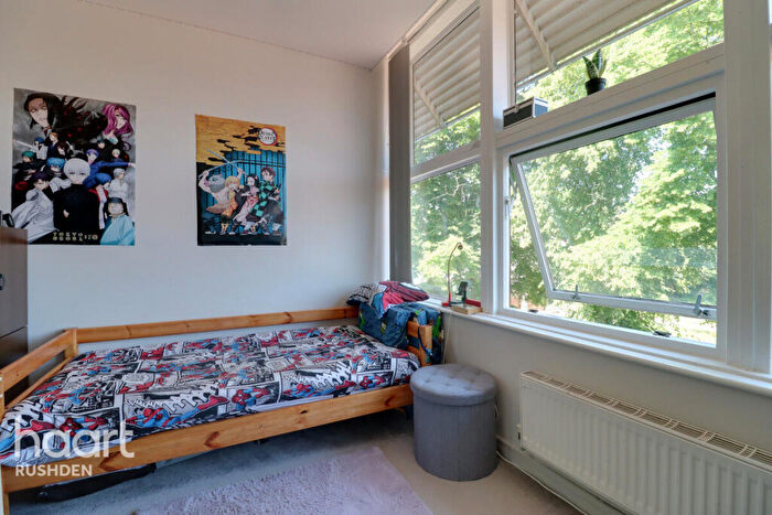2 Bedroom Apartment For Sale In Tithe Barn Road, Wellingborough, NN8