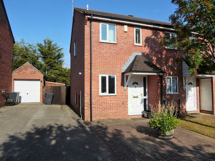 2 Bedroom End Of Terrace House To Rent In Priory Glade, Yeovil, BA21