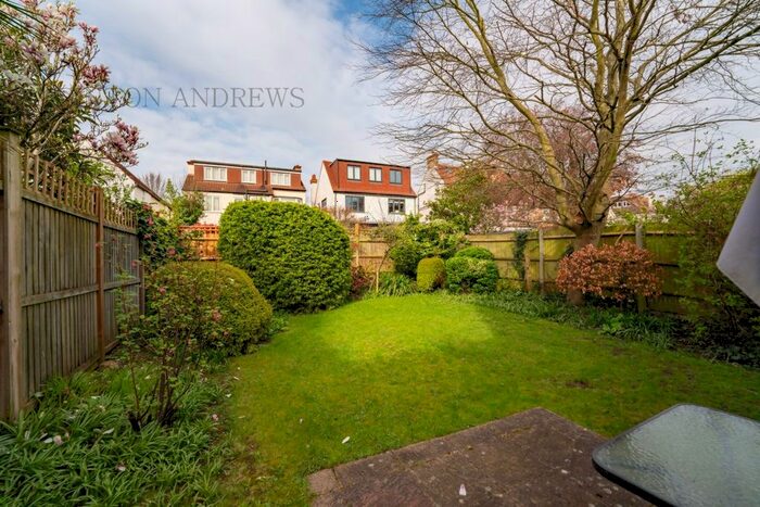 1 Bedroom Flat To Rent In Amherst Avenue, Ealing, W13