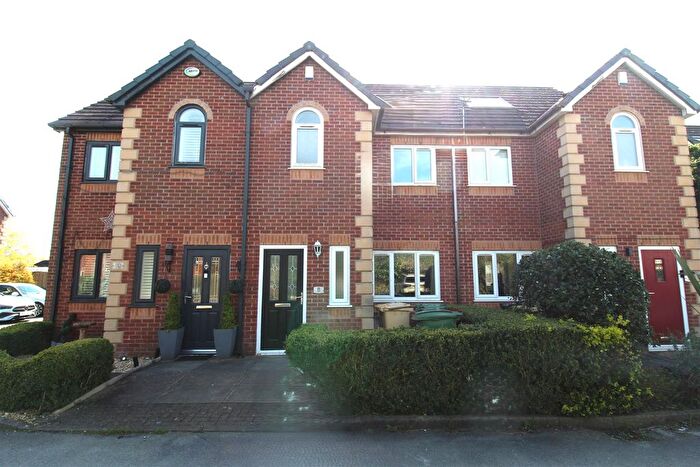 3 Bedroom Town House To Rent In Chelsea Close, Westhoughton, Bolton, BL5
