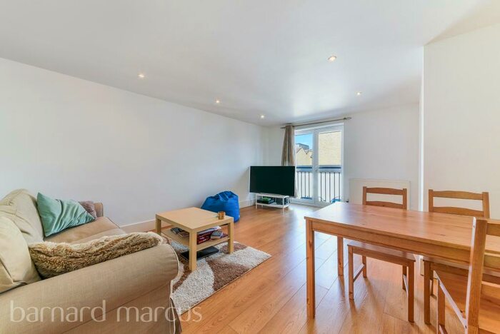 1 Bedroom Flat To Rent In Brighton Road, Surbiton, KT6
