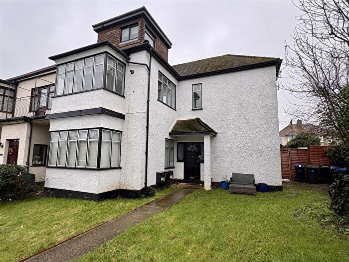 1 Bedroom Maisonette To Rent In Arterial Road, Leigh-On-Sea, SS9