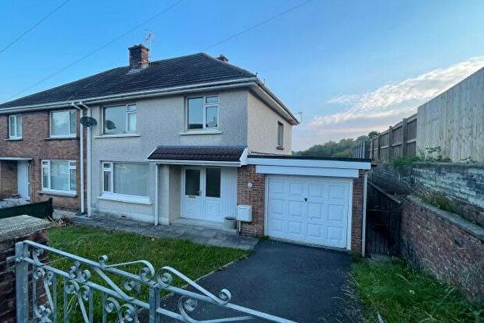 3 Bedroom Property To Rent In Cae Cotton, Llanelli, SA14