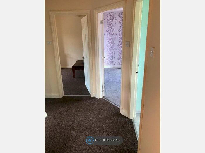 2 Bedroom Flat To Rent In Hen Lane, Coventry, CV6