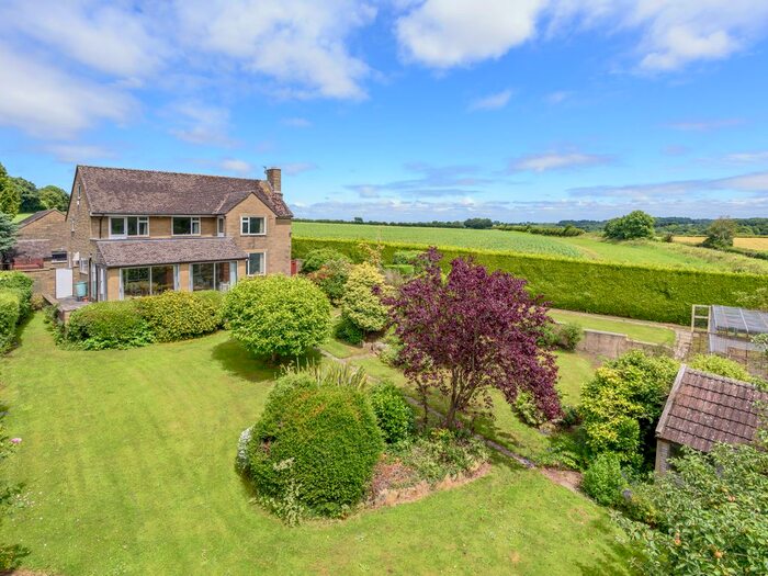 3 Bedroom Detached House For Sale In Bay Hill, Ilminster, Somerset, TA19