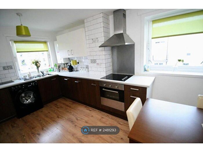 3 Bedroom Flat To Rent In Kintyre Avenue, Linwood, Renfrewshire, PA3