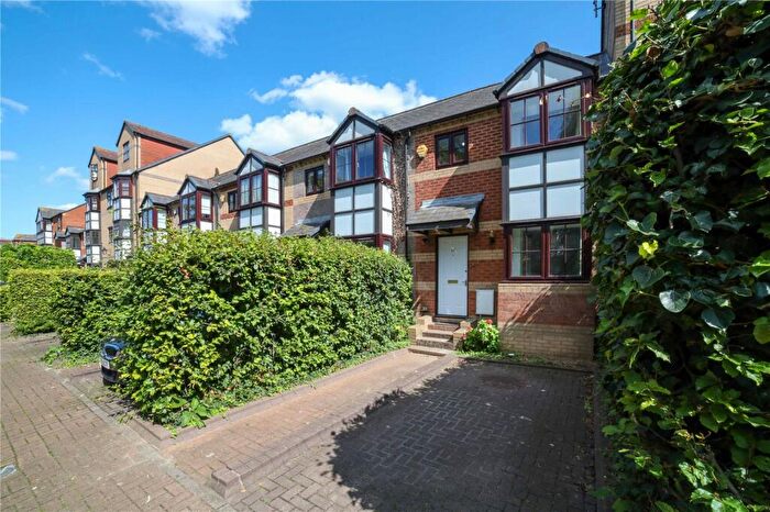 3 Bedroom Town House To Rent In Mallard Row, Reading, Berkshire, RG1
