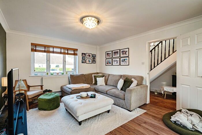 4 Bedroom Semi-detached House For Sale In Malsters Close, Mundford, Thetford, IP26