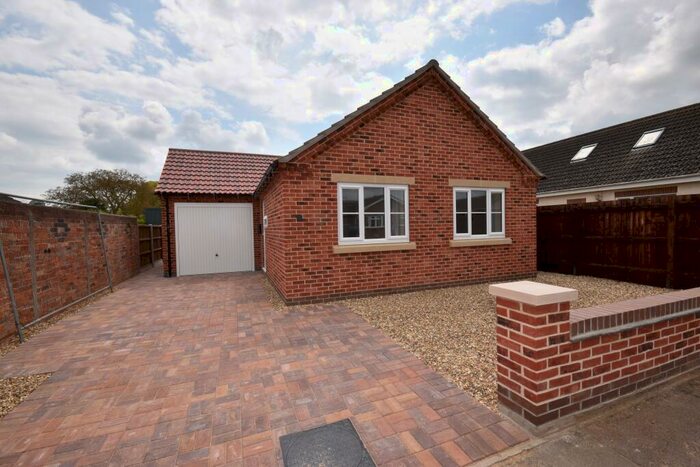2 Bedroom Detached Bungalow To Rent In Bishops Road, Leasingham, NG34