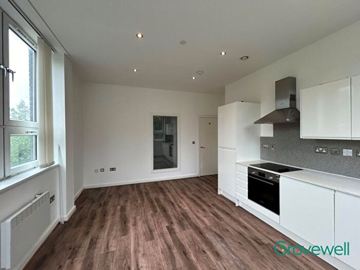 2 Bedroom Flat To Rent In Bankfield Court, Bankfield Road, Liverpool, L13
