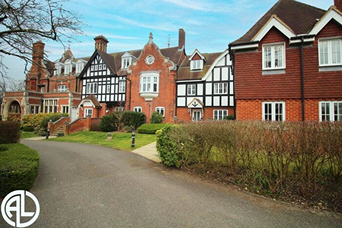 3 Bedroom Flat For Sale In Roxley Manor, Willian, SG6