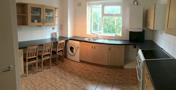 2 Bedroom Apartment To Rent In Reed Road, Tottenham, London, N17