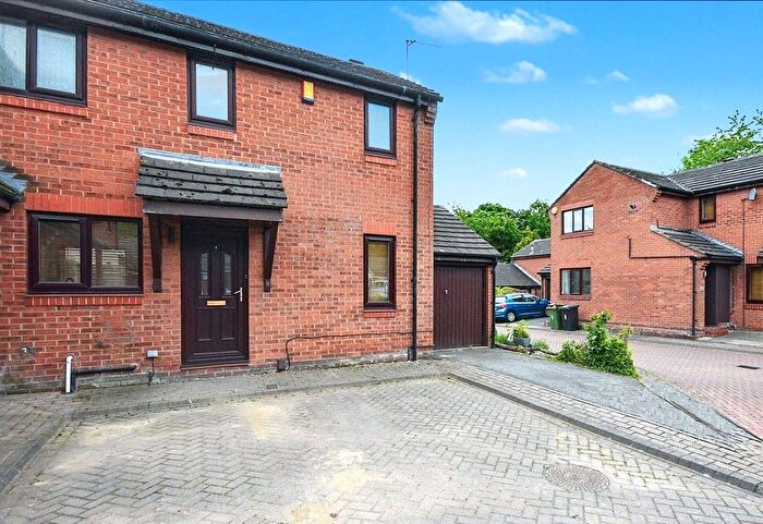 2 Bedroom End Of Terrace House To Rent In High Bank Close, Leeds, West Yorkshire, LS15
