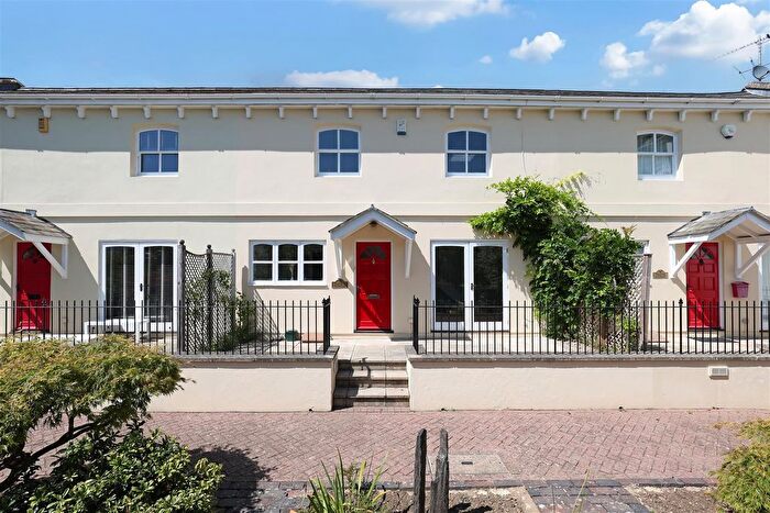 2 Bedroom Property For Sale In Malvern Place, Cheltenham, GL50