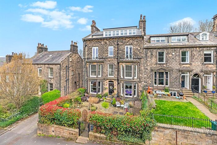 2 Bedroom Apartment For Sale In West View, Ilkley, LS29