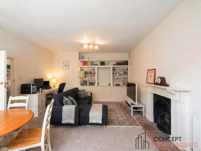 1 Bedroom Apartment To Rent In Altenburg Gardens, Clapham Junction, London, SW11