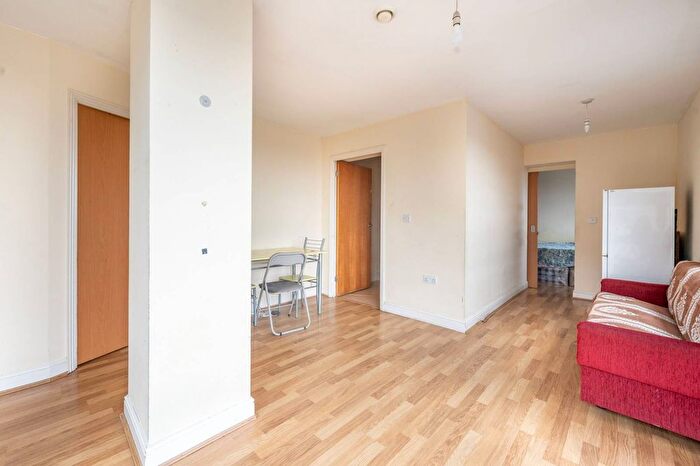 1 Bedroom Flat To Rent In Ilford, Ilford, IG2
