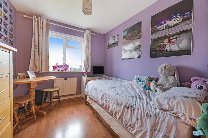 5 Bedroom Detached House For Sale In Lapin Lane, Basingstoke, Hampshire, RG22