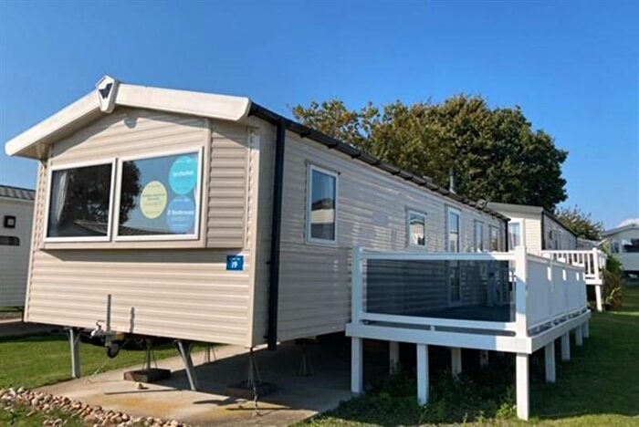 2 Bedroom Mobile/park Home For Sale In Fen Lane, East Mersea, Colchester, CO5