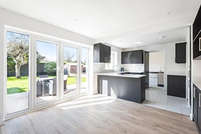 4 Bedroom Detached House To Rent In Swallowfield Street, Reading, RG7