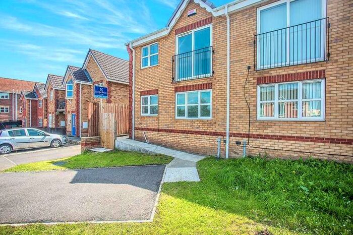 2 Bedroom House To Rent In Buckingham Way, Castleford, West Yorkshire, WF10