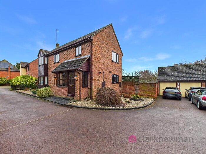 3 Bedroom Detached House For Sale In The Cloisters, Braintree, CM7