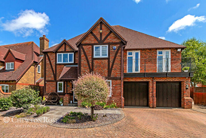 5 Bedroom Detached House For Sale In Lynmouth Crescent, Furzton Lake, MK4