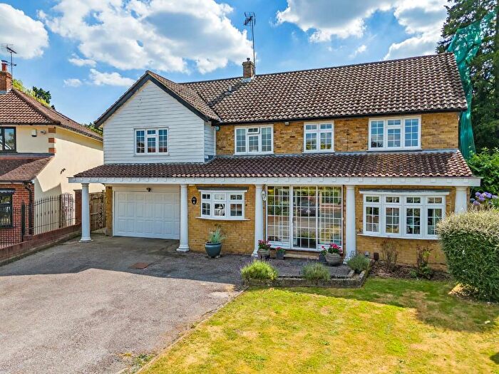 4 Bedroom Detached House For Sale In Ripley View, Loughton, IG10