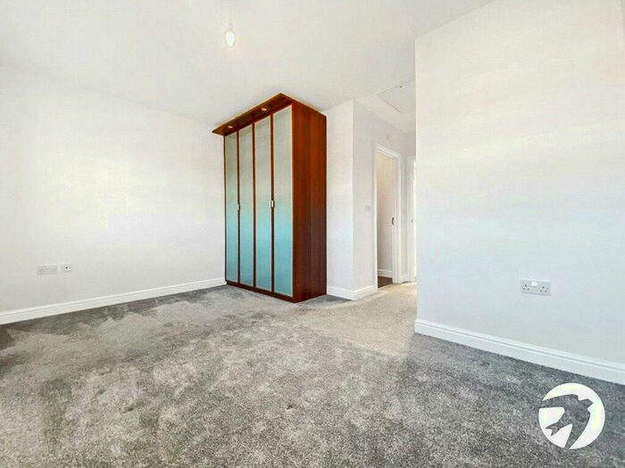 4 Bedroom Town House To Rent In Rileys Park Drive, Rochester, ME2