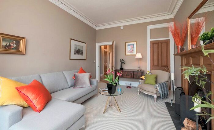 2 Bedroom Flat To Rent In Comely Bank Terrace, Edinburgh, EH4