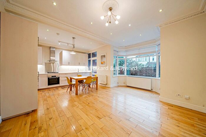 3 Bedroom Detached House To Rent In Laurel Road, London, SW20