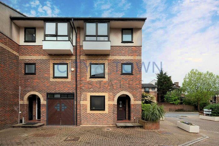 4 Bedroom Town House To Rent In Ironmongers Place, London, E14