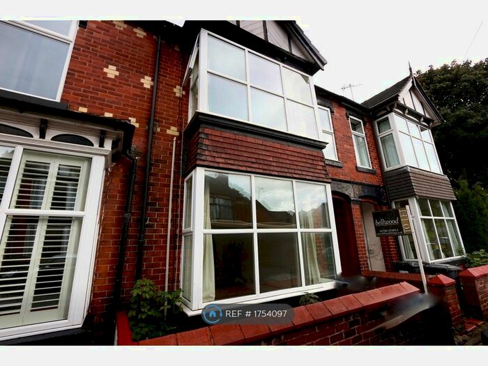 2 Bedroom Flat To Rent In Porthill, Newcastle Under Lyme, ST5