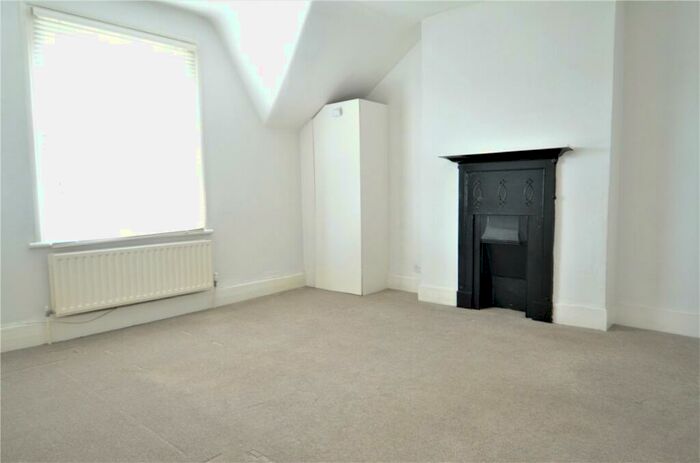 2 Bedroom Apartment To Rent In Norwood Road, Herne Hill, London, SE24