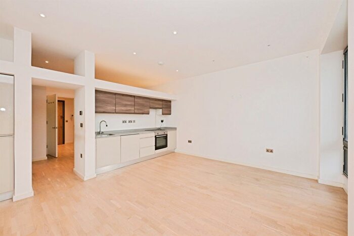 1 Bedroom Studio For Sale In High Road, Broxbourne, EN10