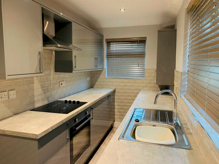 2 Bedroom Ground Flat To Rent In Warwick Road, Scunthorpe, DN16