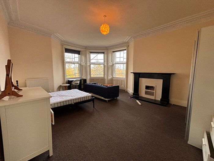 4 Bedroom Flat To Rent In Warrender Park Terrace, Edinburgh, EH9