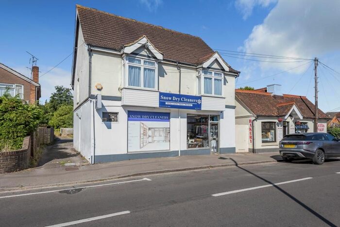 4 Bedroom Flat To Rent In Frimley Green, Surrey, GU16