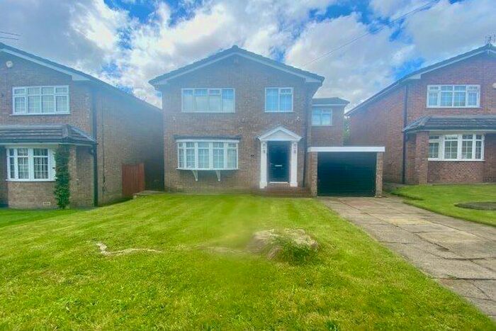 6 Bedroom Detached House To Rent In Mere Fold, Manchester, M28