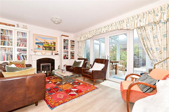 5 Bedroom Detached House For Sale In Hazen Road, Kings Hill, West Malling, Kent, ME19